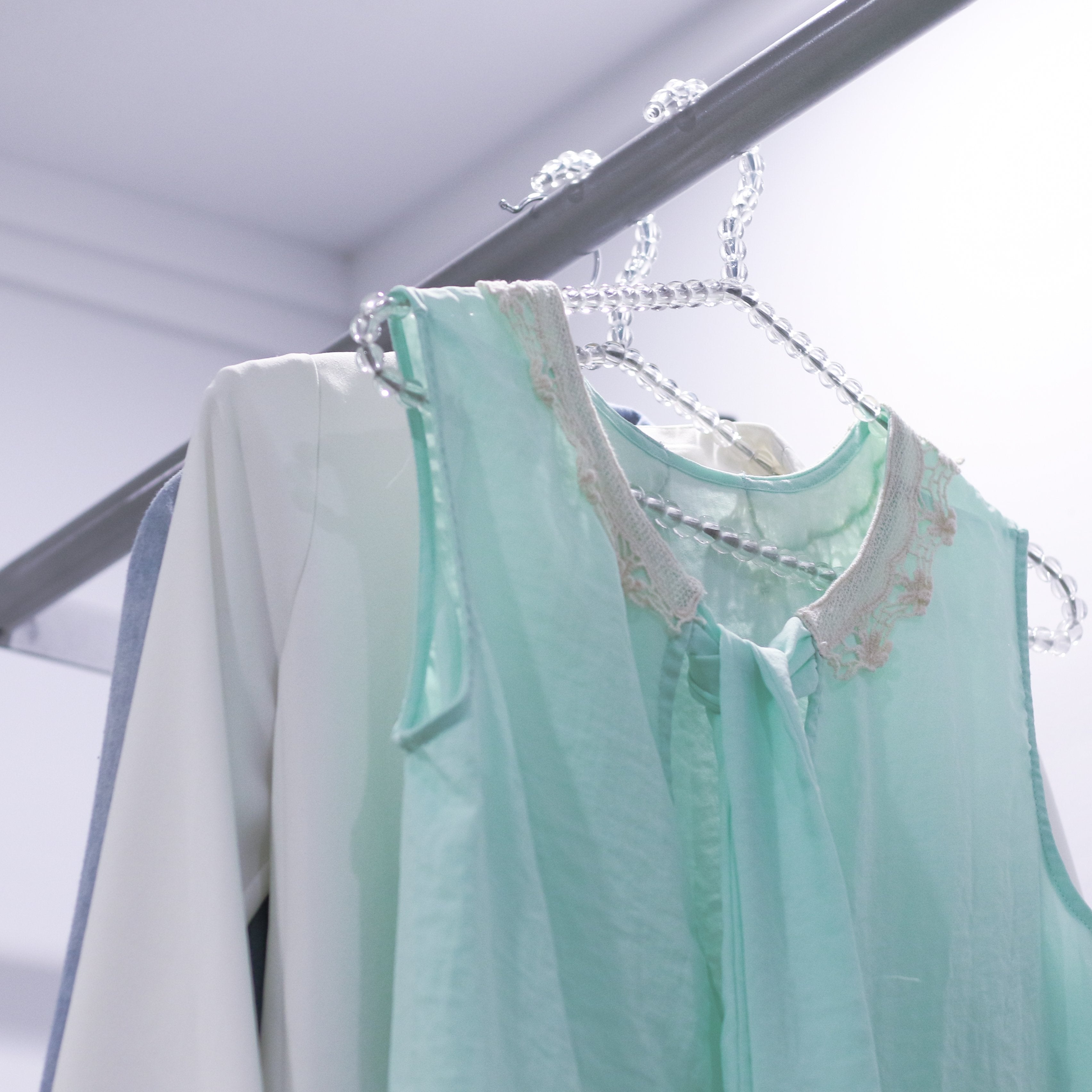 5 Simple Steps to Declutter your Closet
