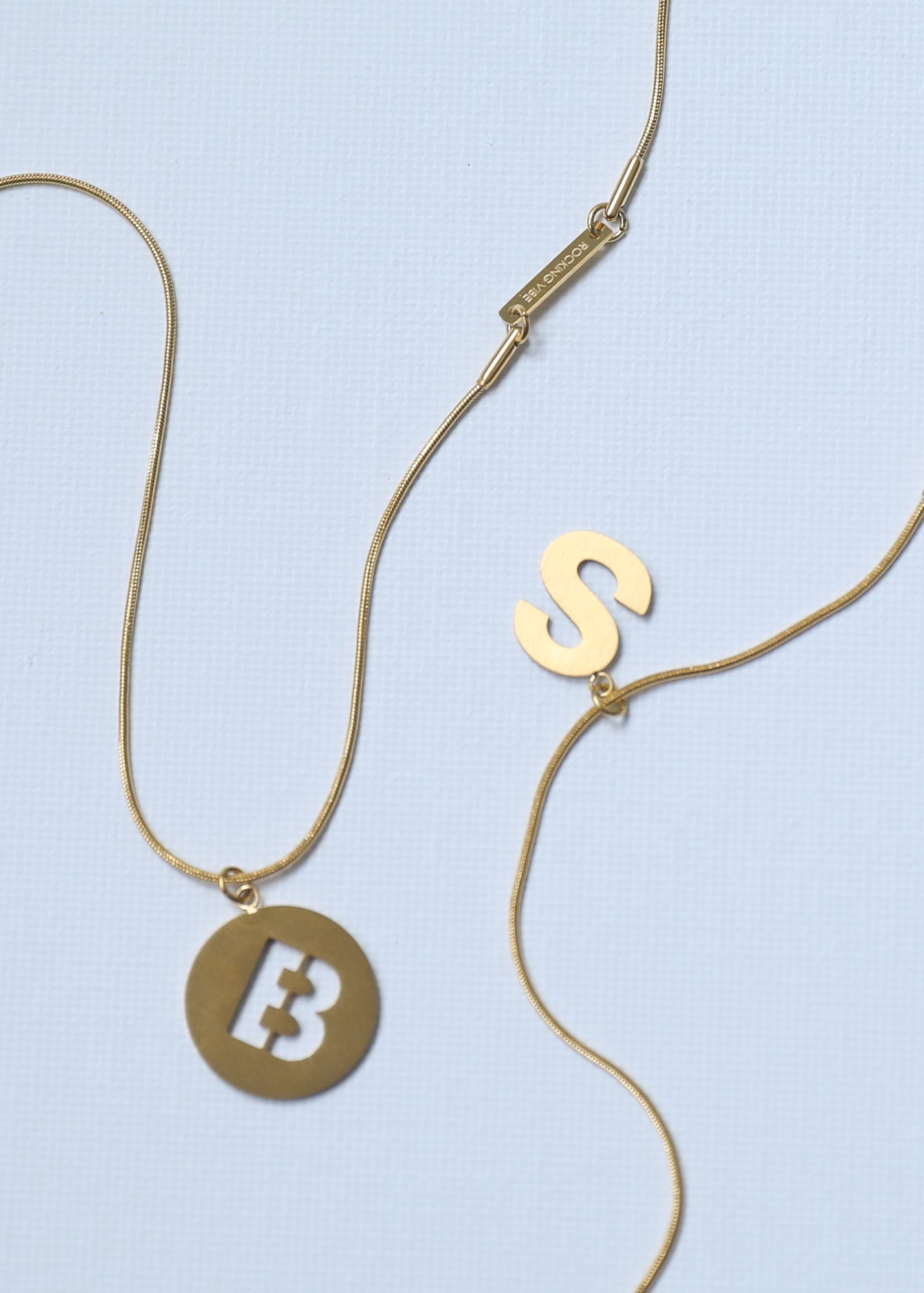 Short Necklace in Gold