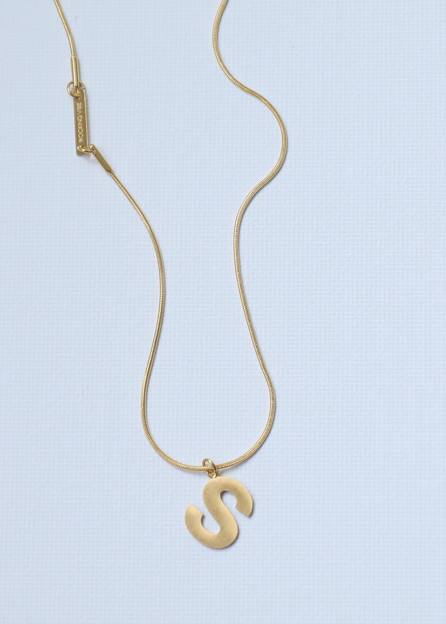 Short Necklace in Gold