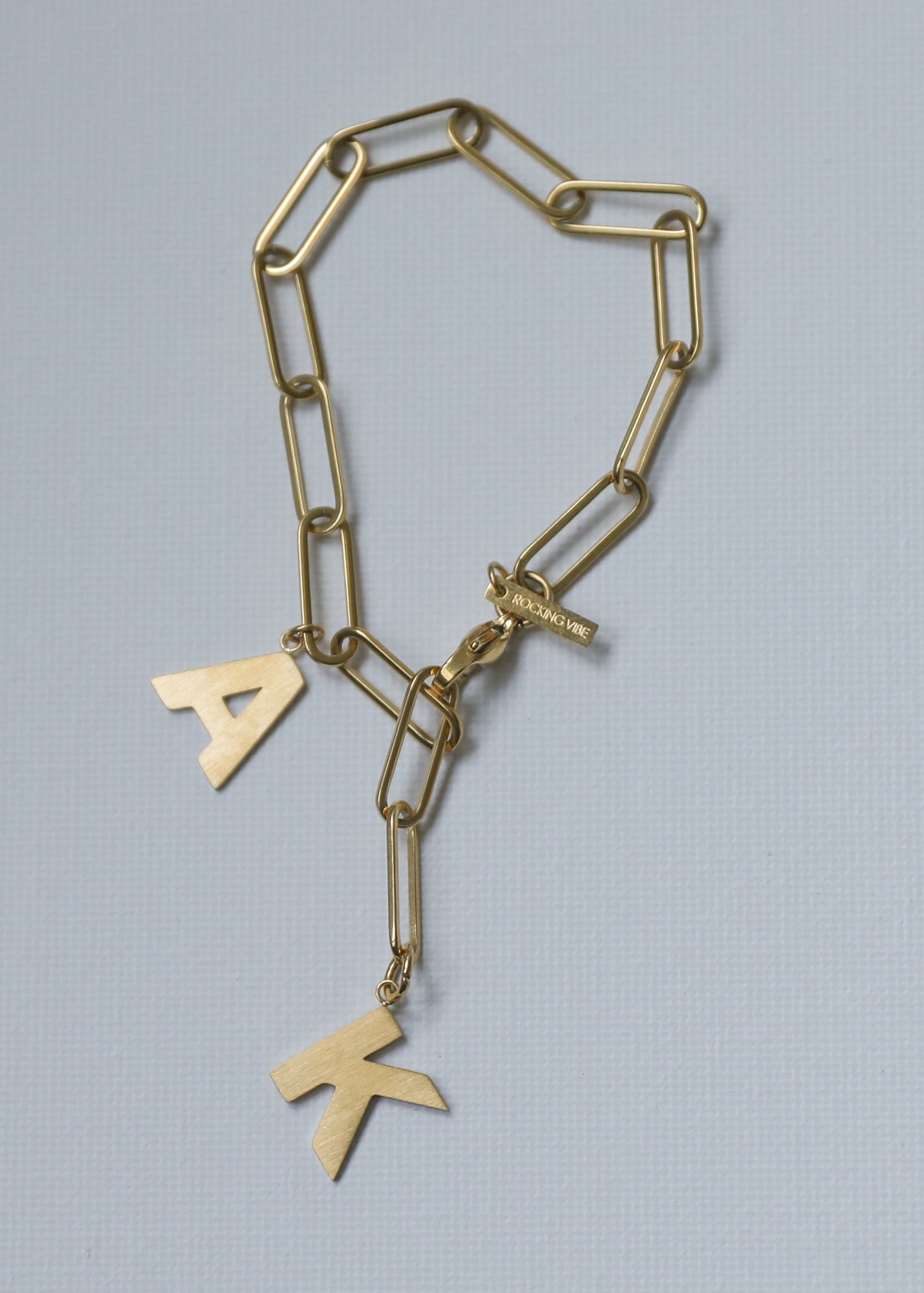 Paperclip bracelet in gold (1 or 2 letters)