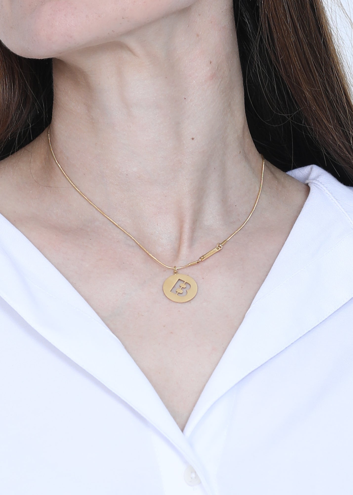 Short Necklace in Gold