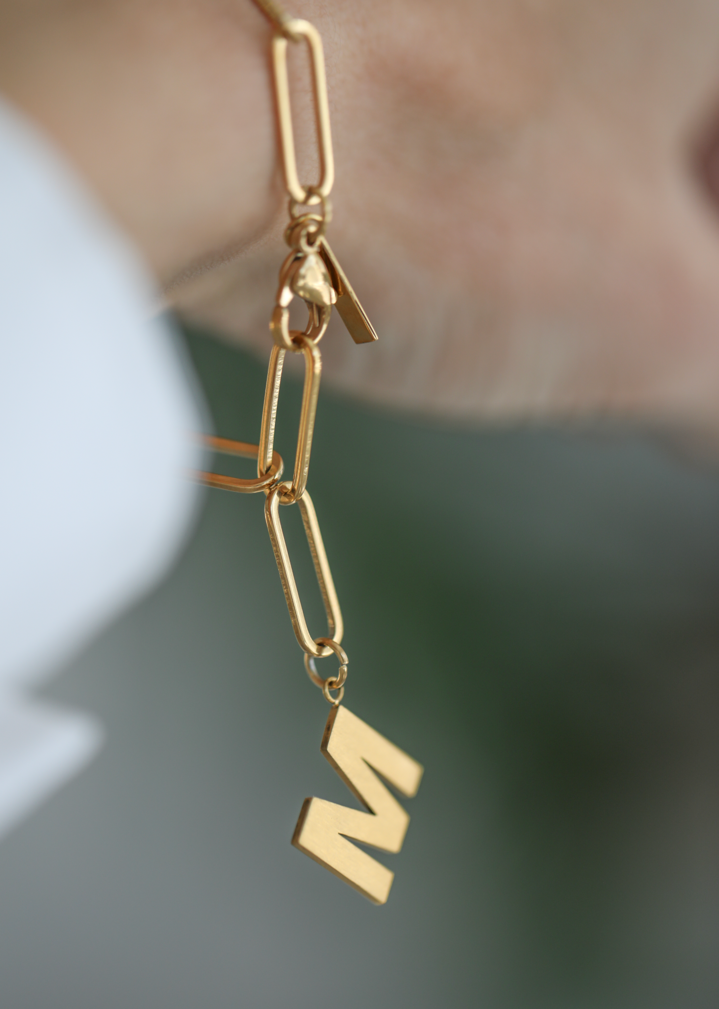 Paperclip bracelet in gold (1 or 2 letters)