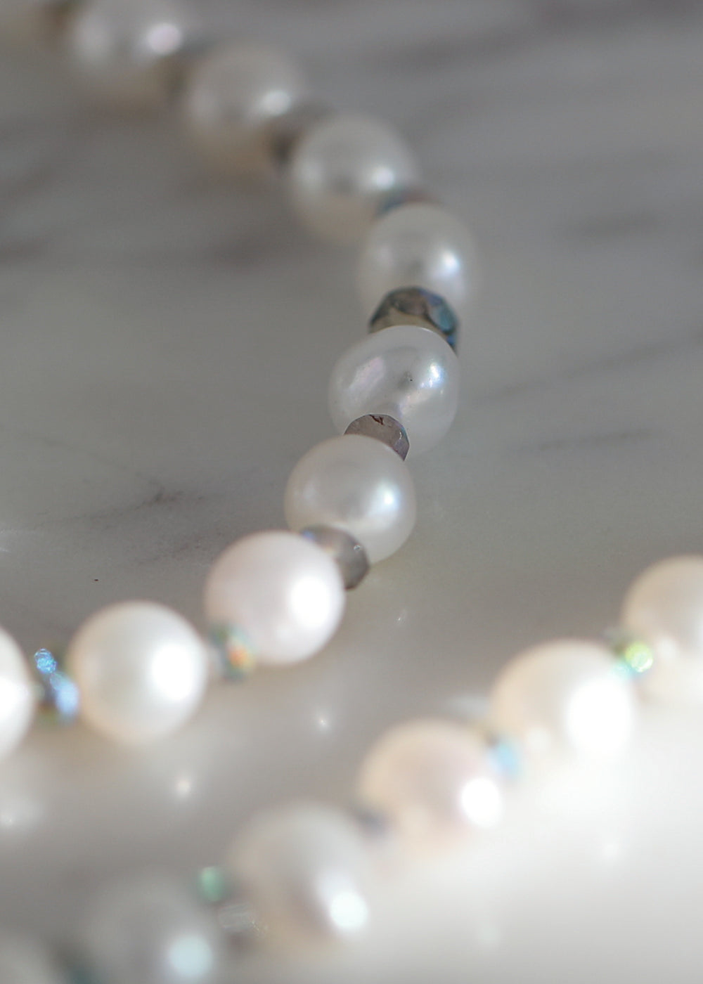 Fluid pearl strand necklace in quartz - Rocking Vibe