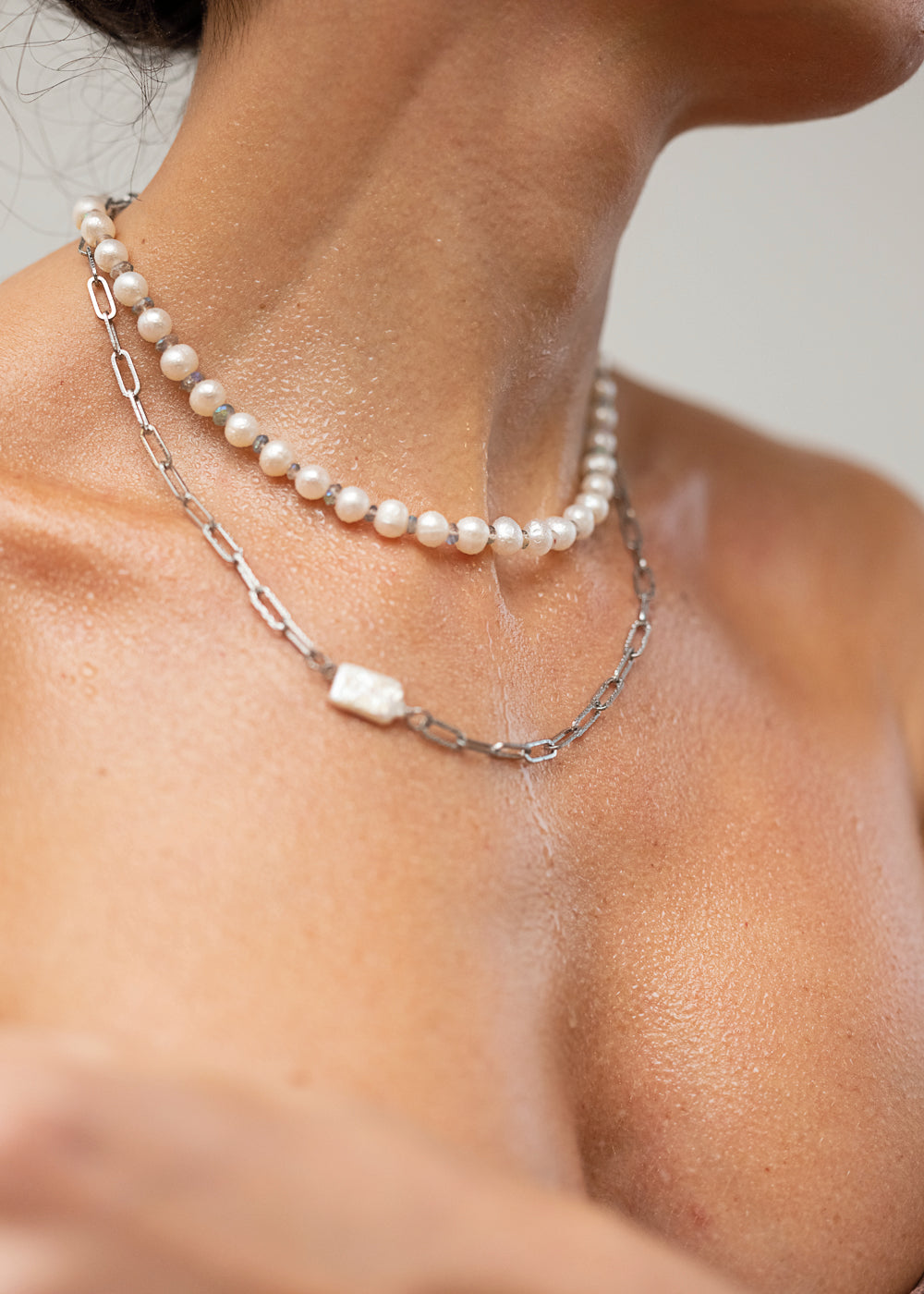 Fluid pearl strand necklace in quartz - Rocking Vibe