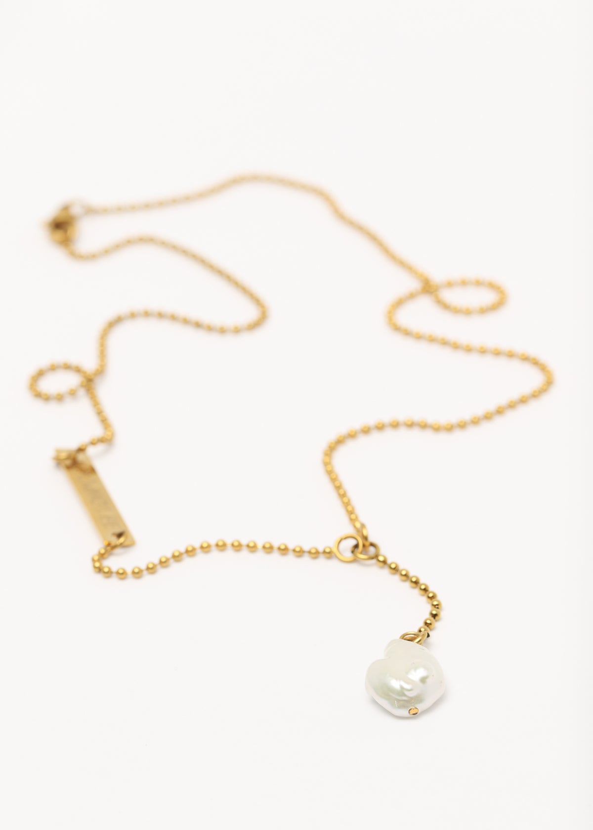 Nurture short diffuser necklace in gold - Rocking Vibe