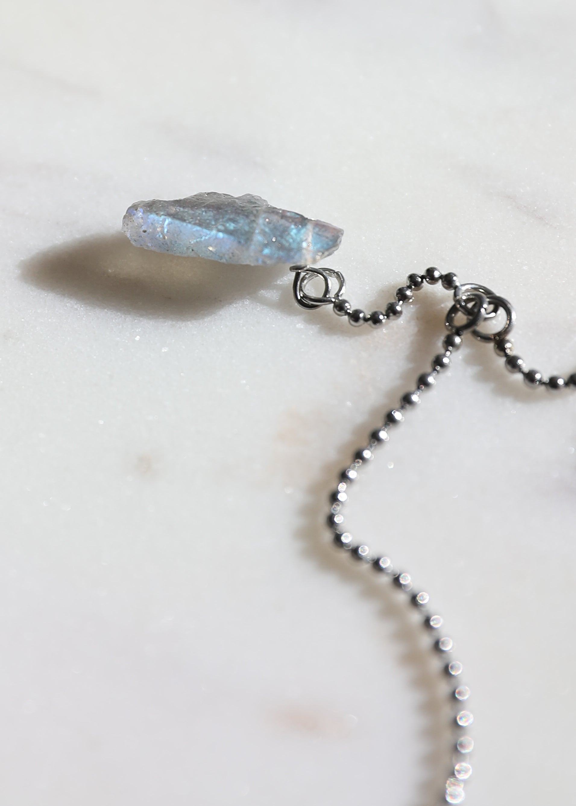 Talisman necklace, raw labradorite - Rocking Vibe