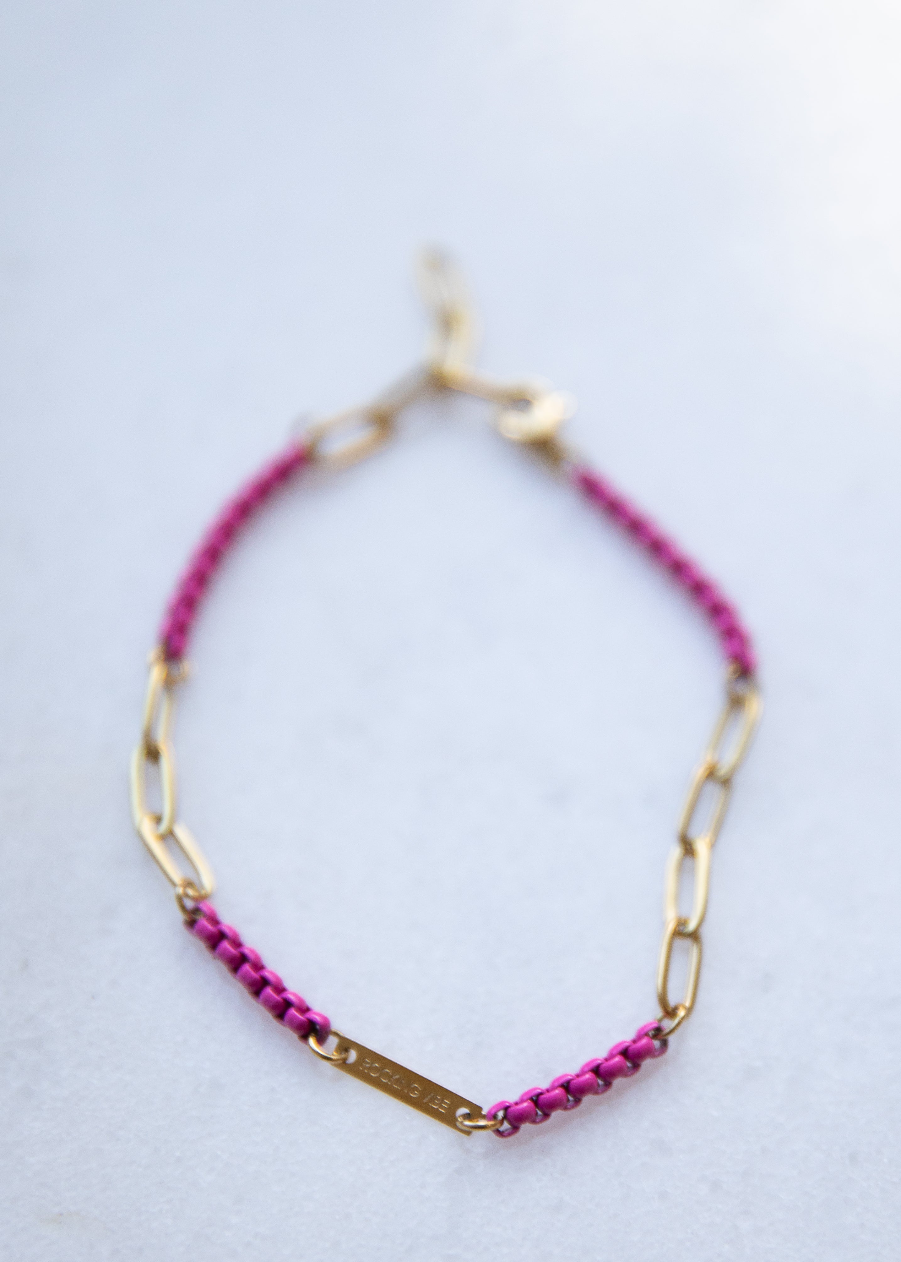 Project Happy 2.0 bracelet in electric pink, gold - Rocking Vibe