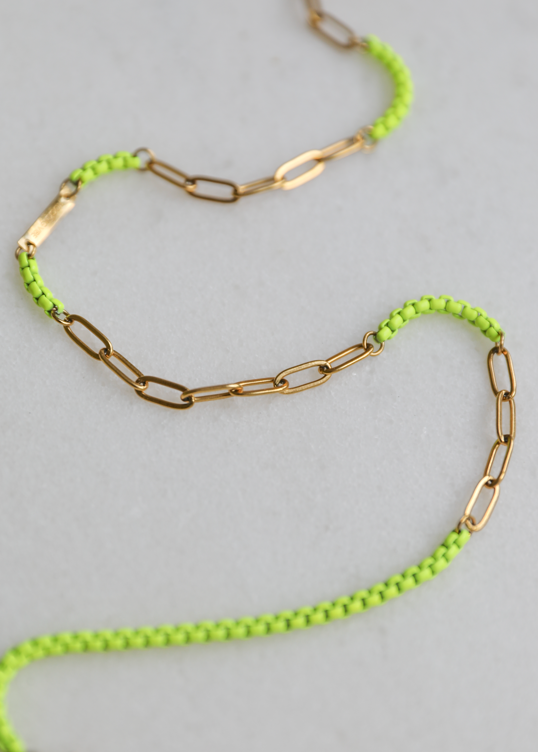 Project Happy 2.0 necklace in neon yellow - Rocking Vibe