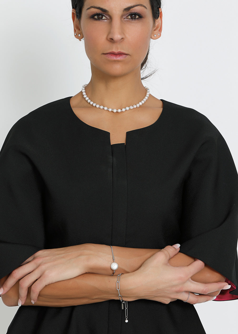 Fluid pearl strand quartz