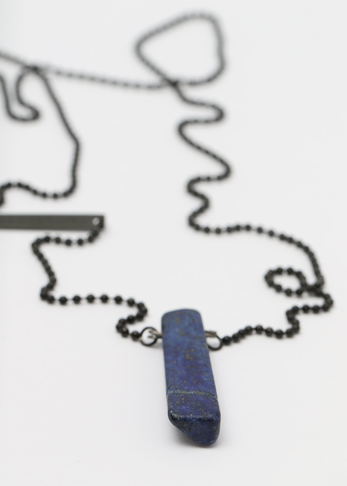 Amulet lapis necklace in gunmetal - Rocking Vibe