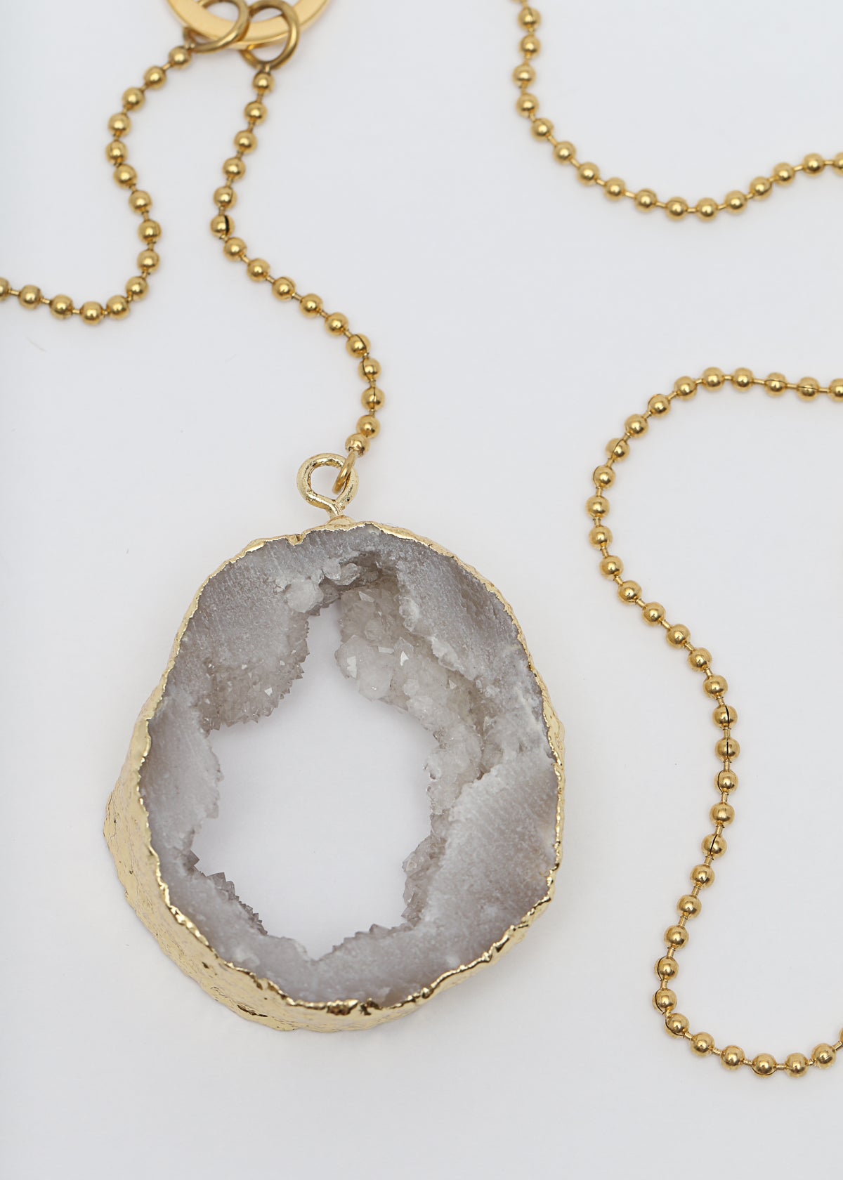 Bliss white necklace in gold - Rocking Vibe