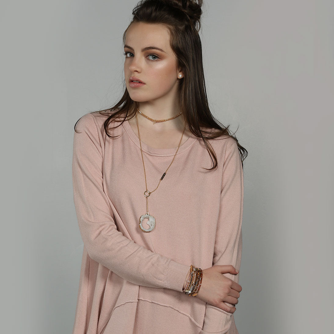 Bliss white necklace in gold - Rocking Vibe