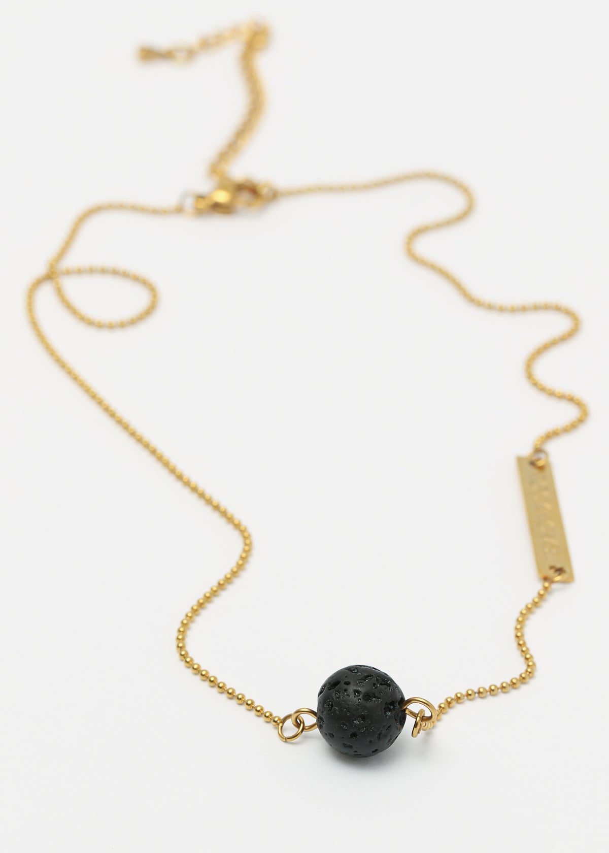 Equilibrium diffuser necklace in gold - Rocking Vibe