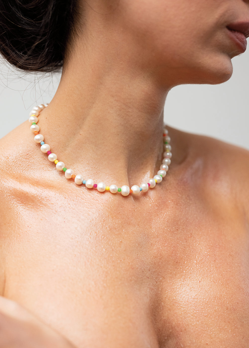 Fluid pearl strand necklace, neon - Rocking Vibe