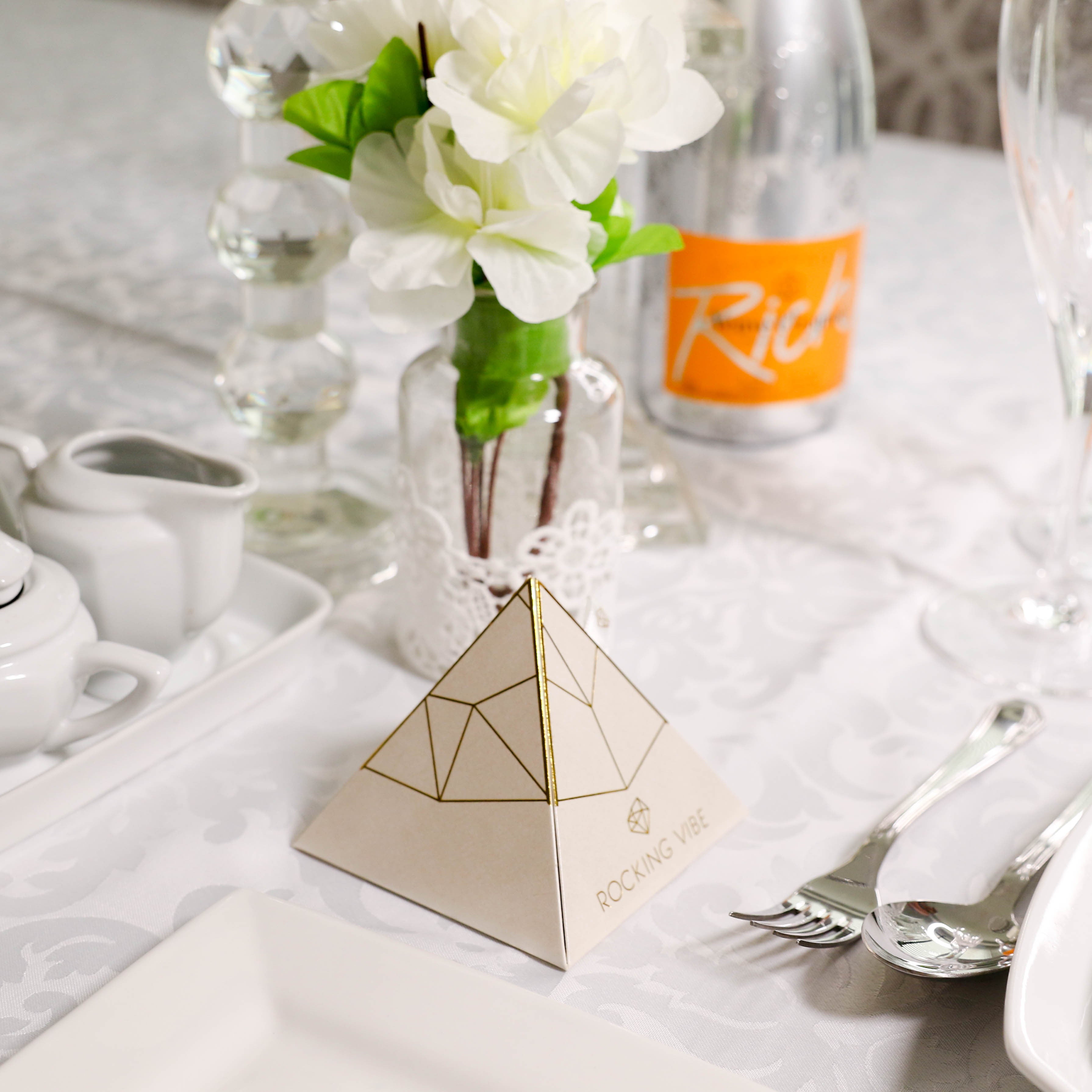 The Intention Pyramid packaging - Rocking Vibe
