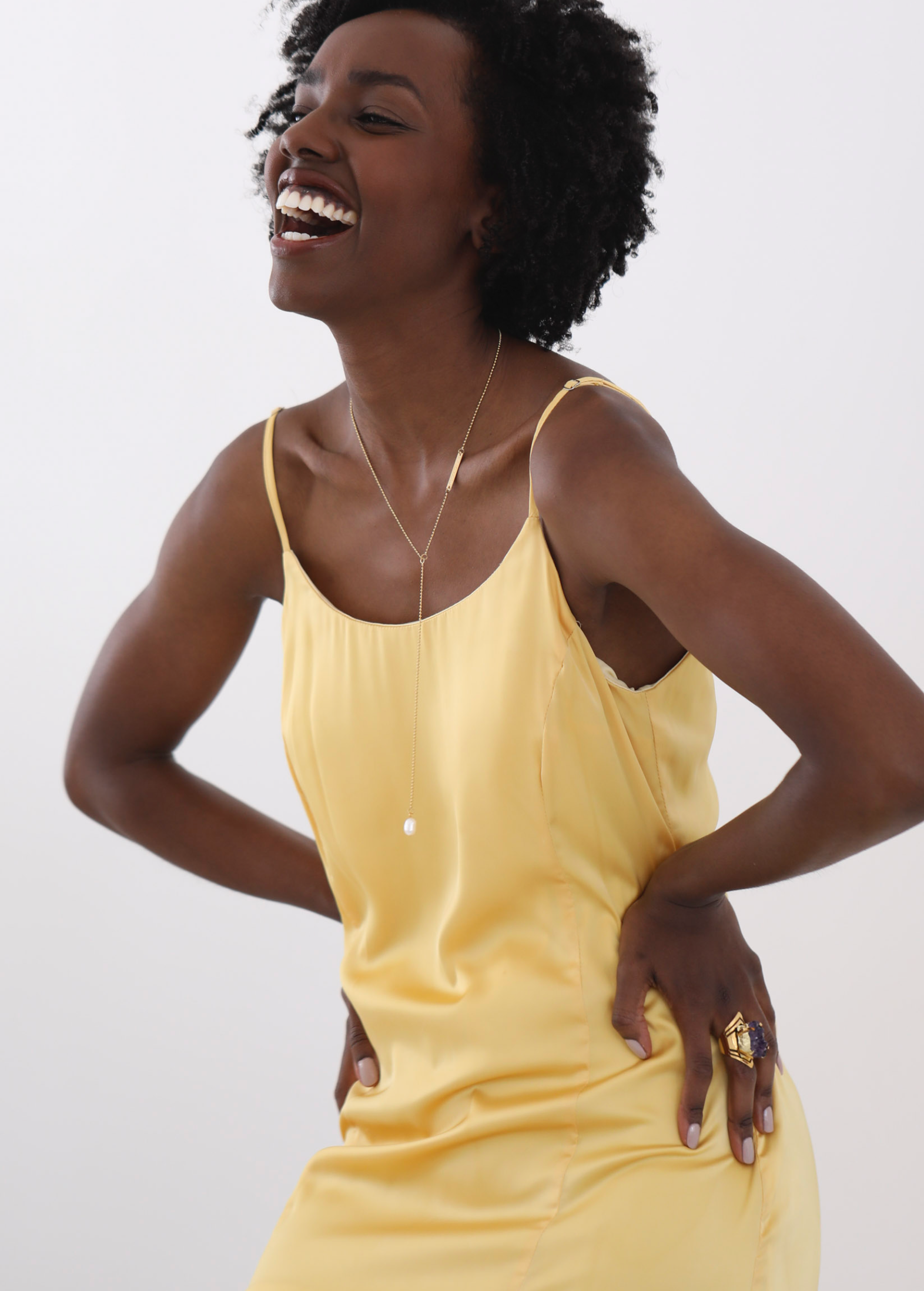 Nurture long diffuser necklace in gold - Rocking Vibe