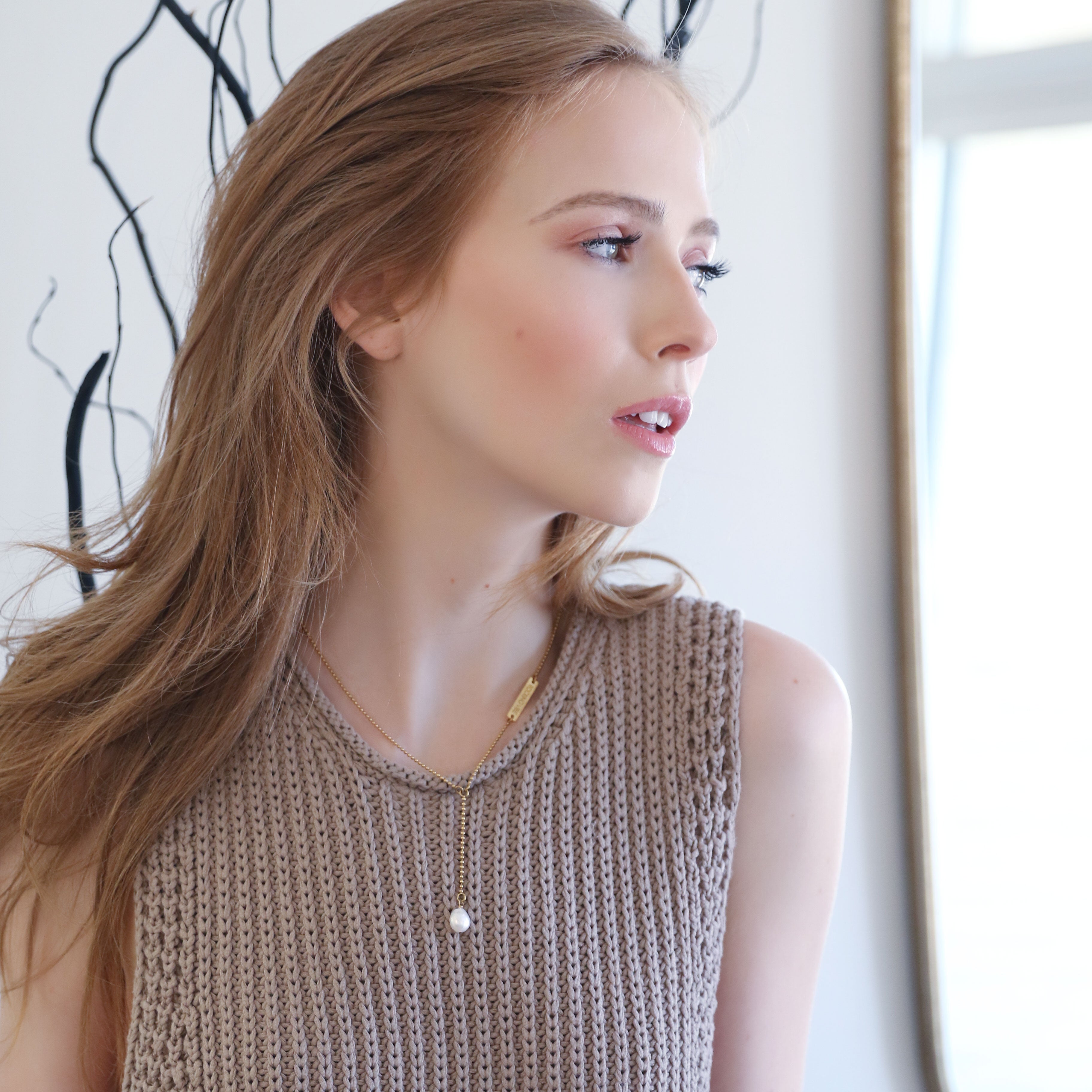 Nurture short diffuser necklace in gold - Rocking Vibe