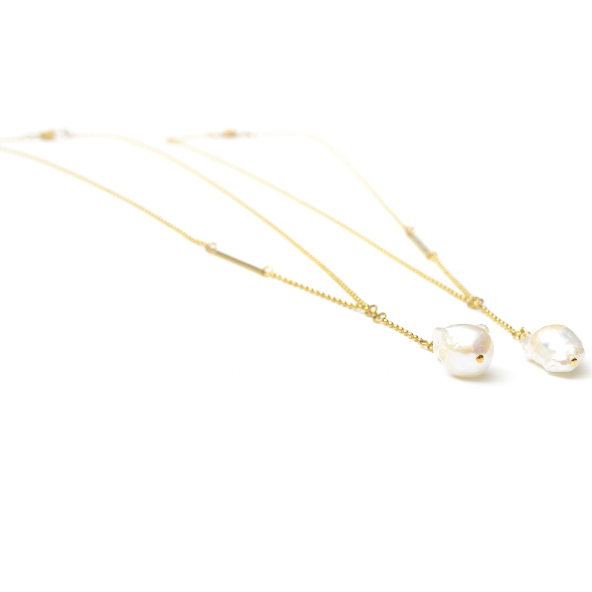 Nurture short diffuser necklace in gold - Rocking Vibe